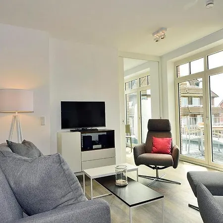 Anna Duene Anna Duene 2-39 Apartment 4*